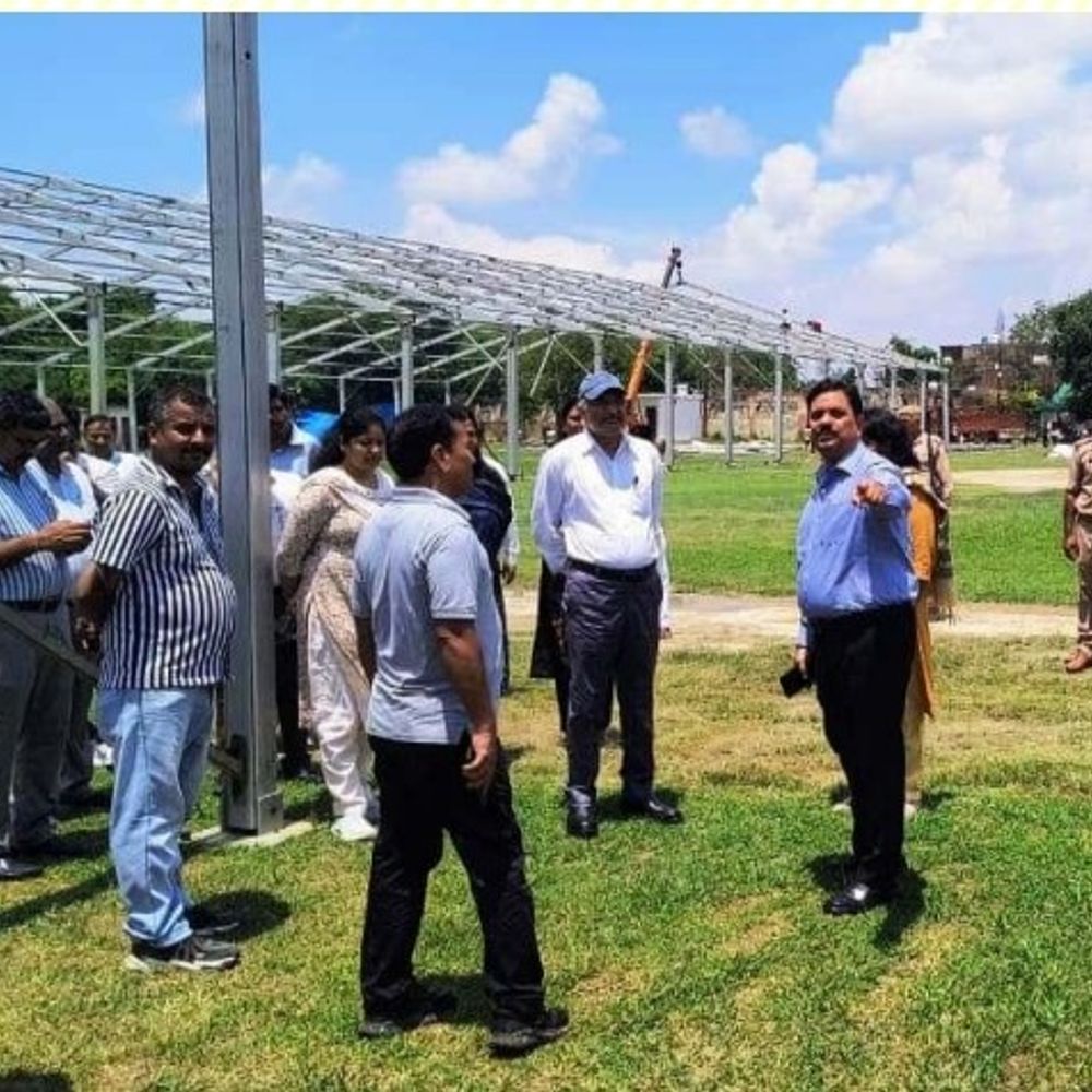 सीएम के मैनपुरी दौरे को लेकर प्रशासन अलर्ट:आयुक्त ने हेलीपैड से जनसभा स्थल तक व्यवस्थाओं का किया निरीक्षण