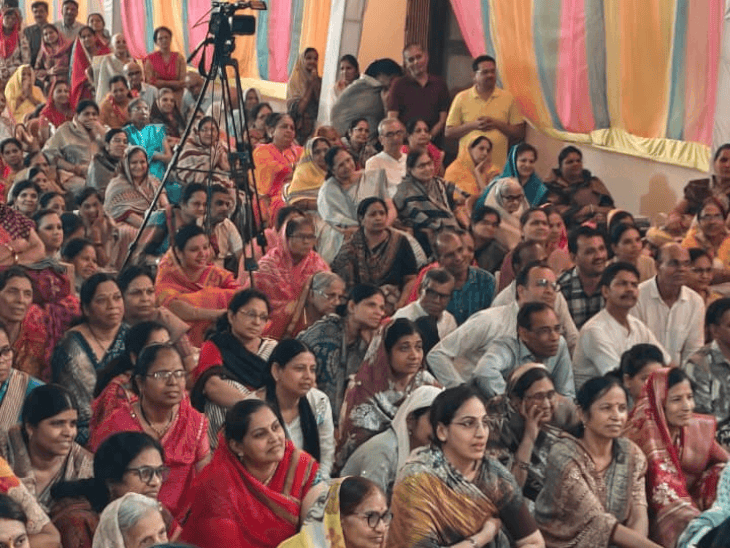 भोपाल के विधोदय तीर्थ में गूंज रहे 'नमोस्तु' के स्वर:आचार्य समय सागर महाराज बोले, सम्यक दर्शन ही मोक्ष मार्ग की पहली सीढ़ी