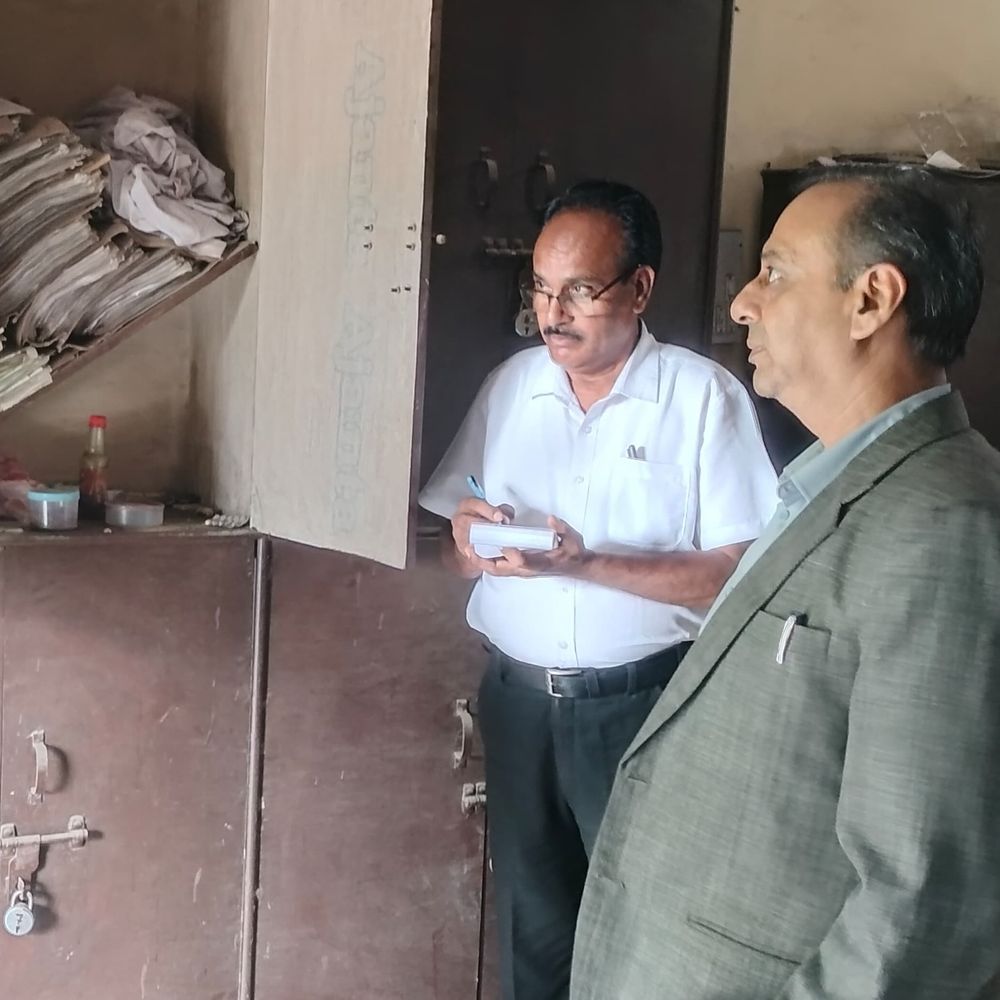 डीएलएसए सचिव ने रैन बसेरे की बदहाली पर जताई नाराजगी:गंदगी, जर्जर भवन और बिखरे मिले सरकारी रिकॉर्ड, सुधार के निर्देश दिए