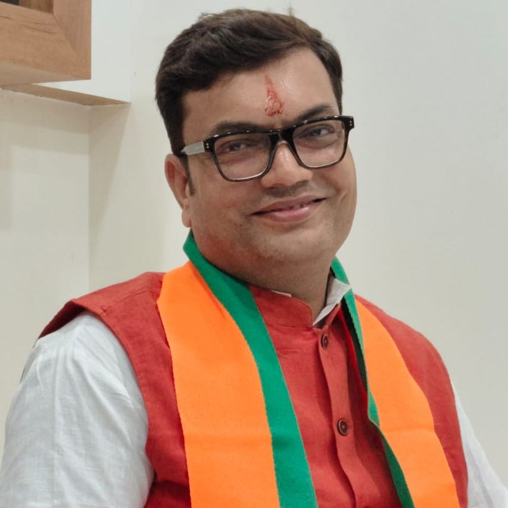 
                 गौरव अग्रवाल बने भाजपा व्यापारी प्रकोष्ठ के प्रदेश मीडिया प्रभारी:13 प्रदेश सह संयोजकों समेत 21 सदस्यीय नई कार्यकारिणी घोषित 
            