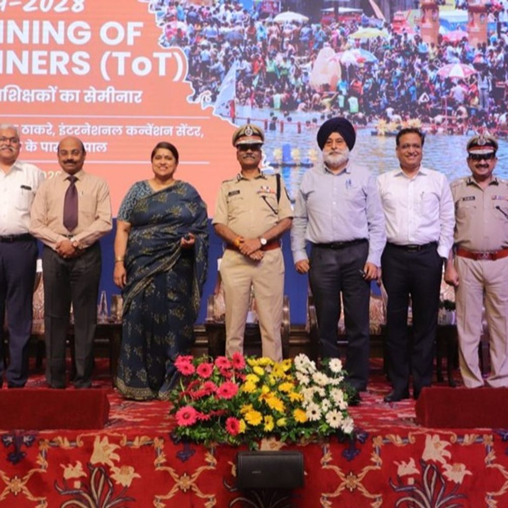 
                 पुलिस सर्विस, नॉट पुलिस फोर्स का कॉन्सेप्ट हो:सिंहस्थ की प्लानिंग पर UP की DGP बोलीं-हर श्रद्धालु के साथ सम्मानजनक और संवेदनशील व्यवहार जरूरी 
            