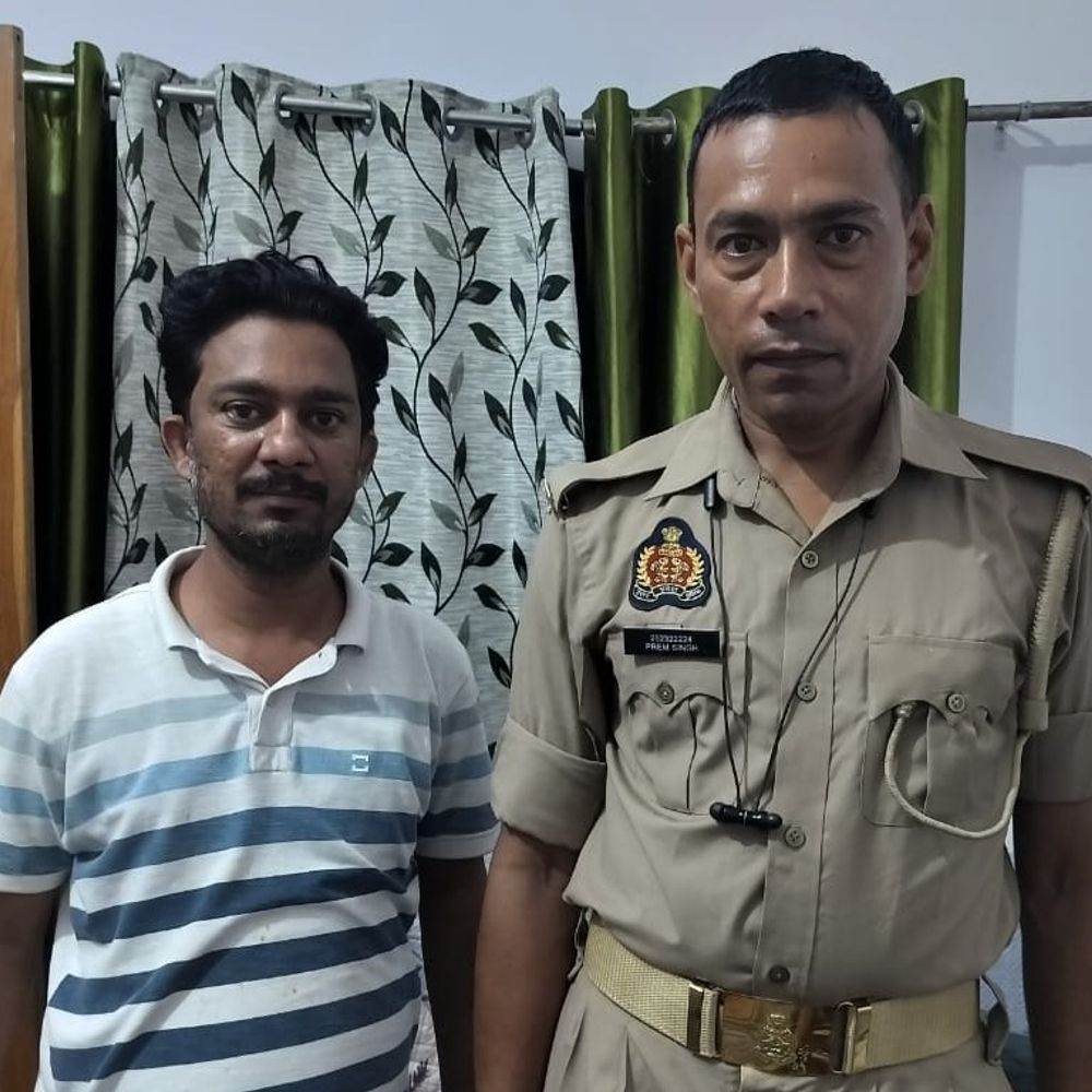 गोरखपुर में सपा नेता 16 घंटे से हाउस अरेस्ट:महानगर उपाध्यक्ष रौनक श्रीवास्तव बोले- आवाज दबाई जा रही, लोकतंत्र का हुआ अपमान