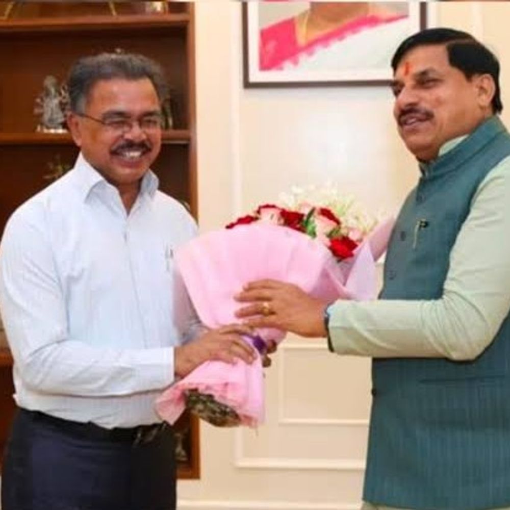
                 नए मुख्य सचिव बर्णवाल के कार्यकाल में पहला तबादला आदेश:सुखवीर सिंह को लोक स्वास्थ्य चिकित्सा शिक्षा और खाद्य सुरक्षा आयुक्त की जिम्मेदारी 
            