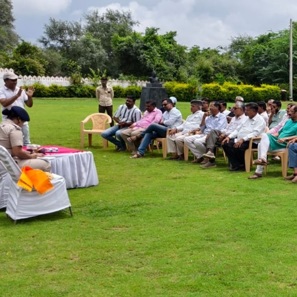 एसपी ने ली सीएलजी और सुरक्षा सखी सदस्यों की बैठक:साइबर सुरक्षा-नशा मुक्ति पर जोर दिया, बोले-असामाजिक तत्वों की सूचना पुलिस को दें