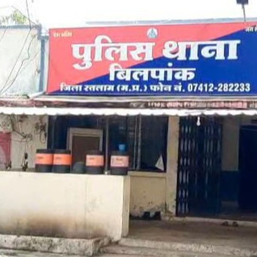 पवन चक्की पर डकैती डालने के पहले पकड़ाएं 8 बदमाश:खंडहर में बैठ बना रहे थे प्लानिंग, हथियार, इलेक्ट्रॉनिक कटर और 5 किलो गांजा बरामद
