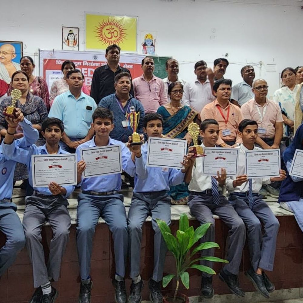 मेरठ में एचआईवी-एड्स जागरूकता पर युवा उत्सव:आरजी इंटर कॉलेज में रेड रिबन क्विज प्रतियोगिता आयोजित