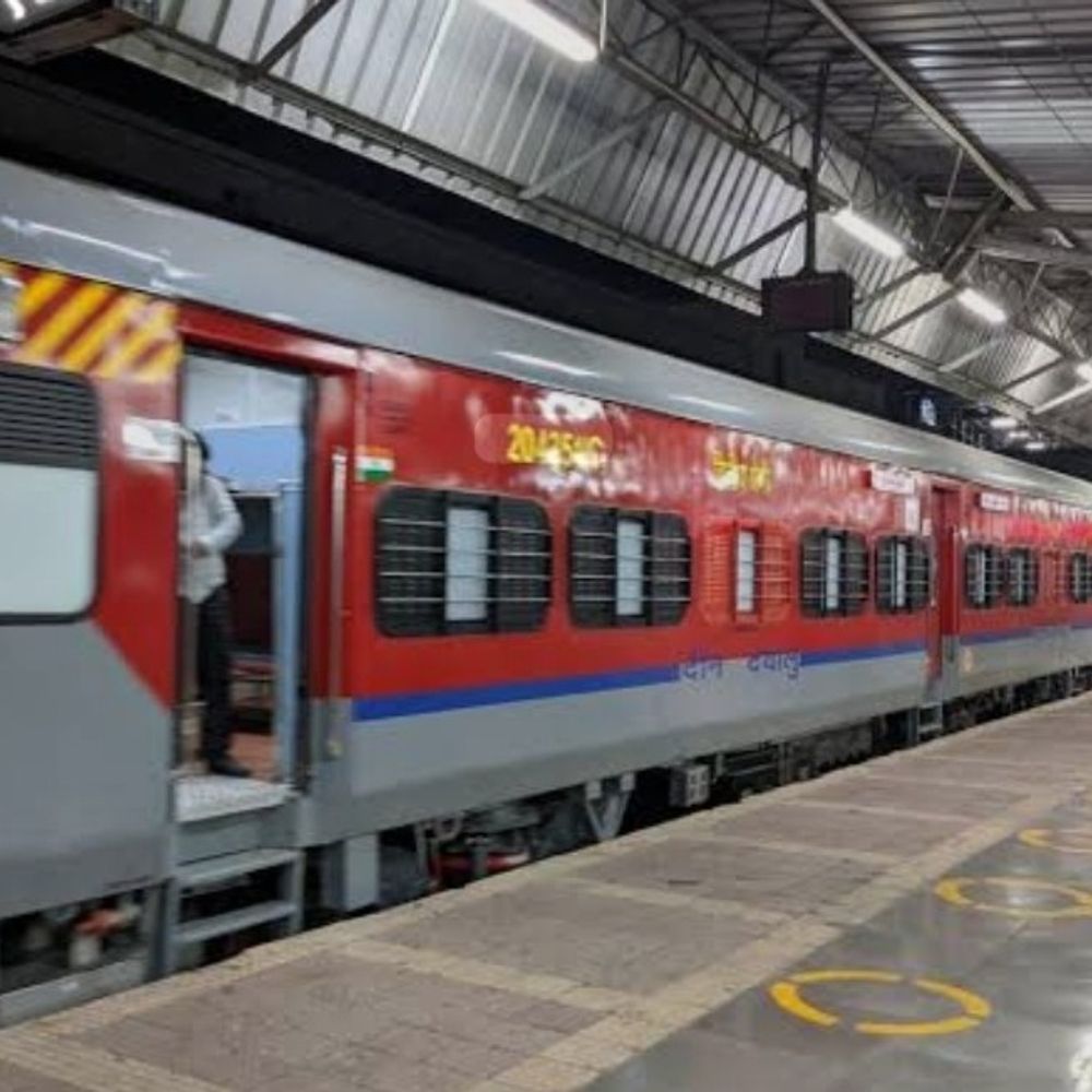 कांवड़ मेले में ट्रेन को अतिरिक्त ठहराव:सूबेदारगंज-देहरादून एक्सप्रेस का 3 स्टेशनों पर अस्थायी ठहराव, 30 जुलाई और 13 अगस्त को मिलेगी सुविधा