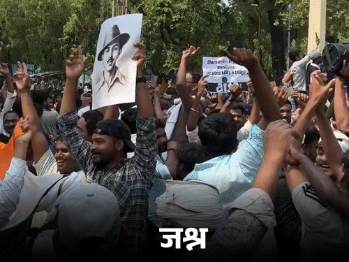 'यूपी में पेपर लीक नहीं रुका तो बड़ा आंदोलन होगा':कॉकरोच जनता पार्टी की चेतावनी; धर्मेंद्र प्रधान के इस्तीफे पर जश्न का VIDEO