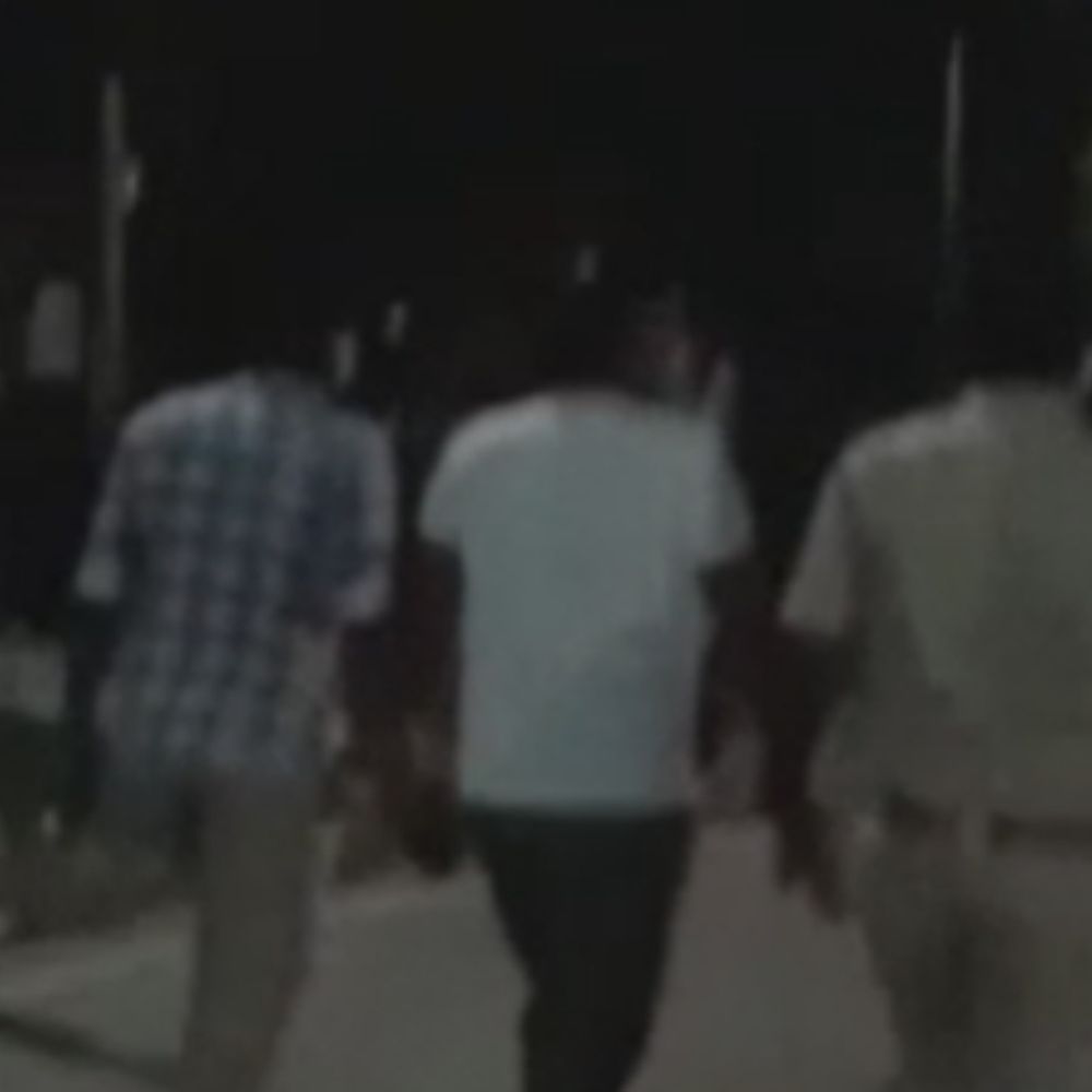 मंदिर की प्रॉपर्टी को लेकर 2 पक्षों में झगड़ा:वीडियो बनाने पर युवक ने मारा चांटा, विरोध में युवती ने भी चप्पल मारी