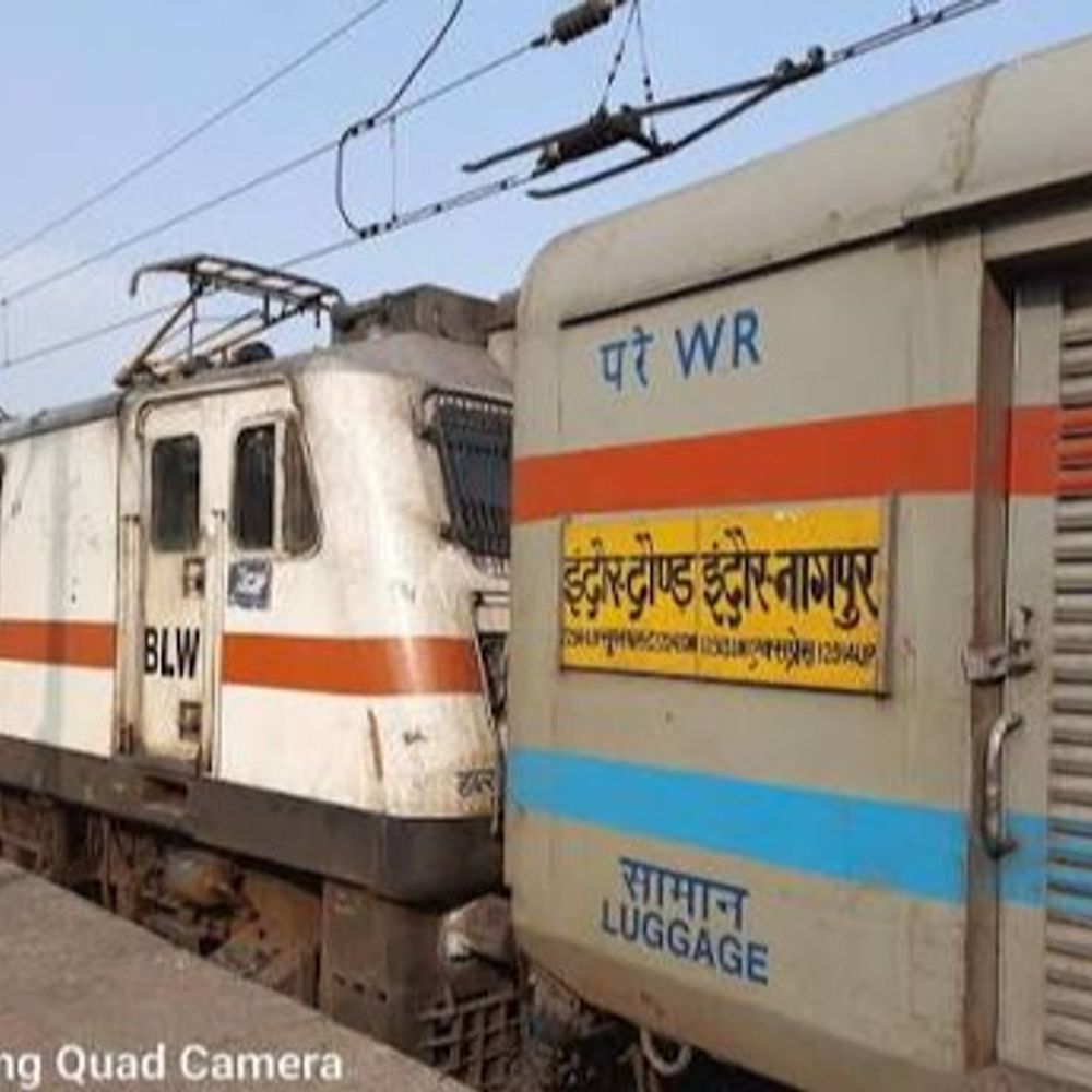 
                 25 से 27 जुलाई तक इंदौर-दौंड एक्सप्रेस निरस्त:भारी बारिश को देखते हुए रेलवे ने लिया निर्णय, ग्वालियर दौंड का रुट बदला 
            