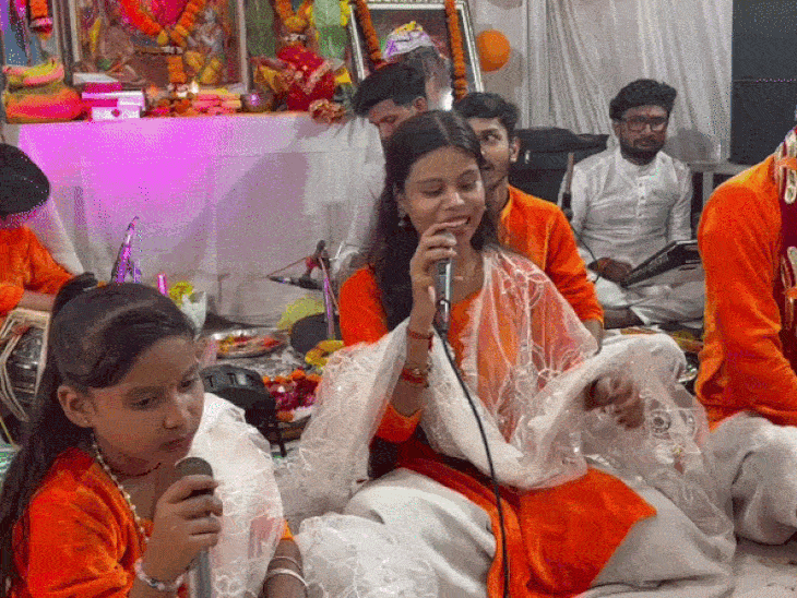 
                 देवशयनी एकादशी पर सुंदरकांड पाठ और भजन संध्या:111 दीपों से हुई महाआरती; साहू समाज के धार्मिक आयोजन में उमड़ी आस्था 
            