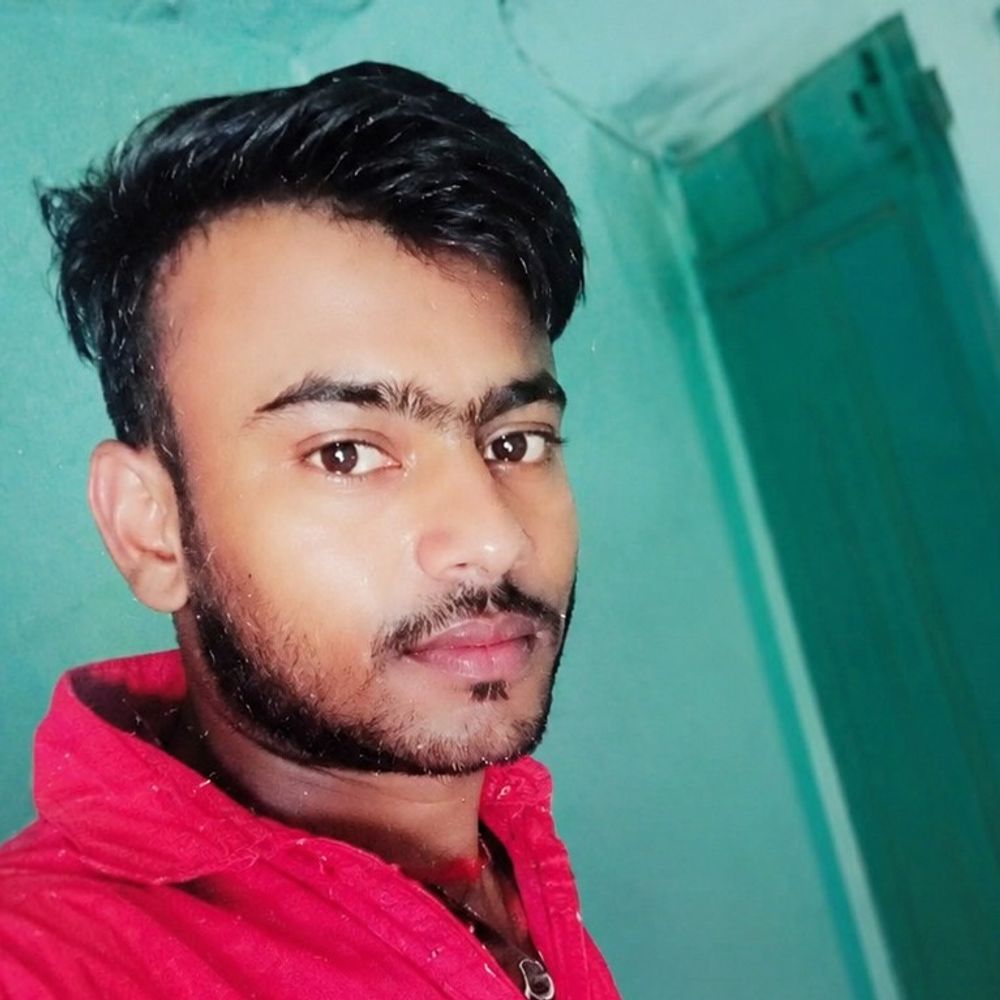 महोबा में दो बाइकें टकराईं: बांदा के युवक की मौत:दो गंभीर घायल जिला अस्पताल रेफर, मोबाइल फोन और दस्तावेजों से हुई शिनाख्त