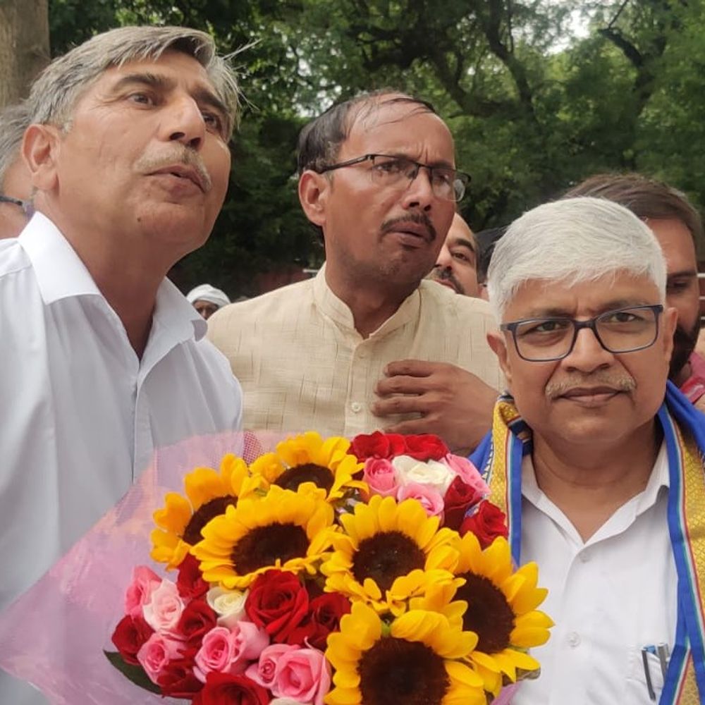 बुलंदशहर कांग्रेस नेताओं ने यूपी प्रभारी से की मुलाकात:संगठन मजबूत करने और आने वाले कार्यक्रमों पर की चर्चा