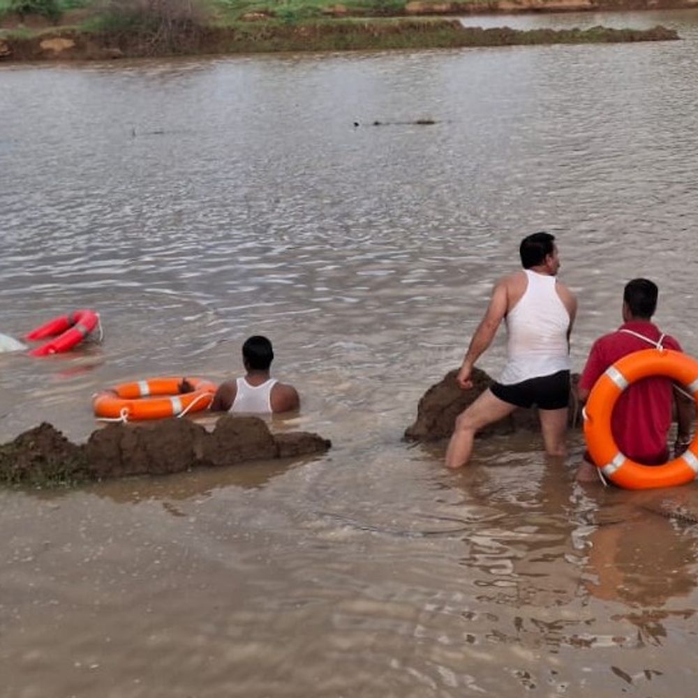 तालाब में डूबने से दो मासूमों की मौत:डांगवाड़ा में तैरते समय हुआ हादसा, घंटों के सर्च अभियान के बाद शव बरामद