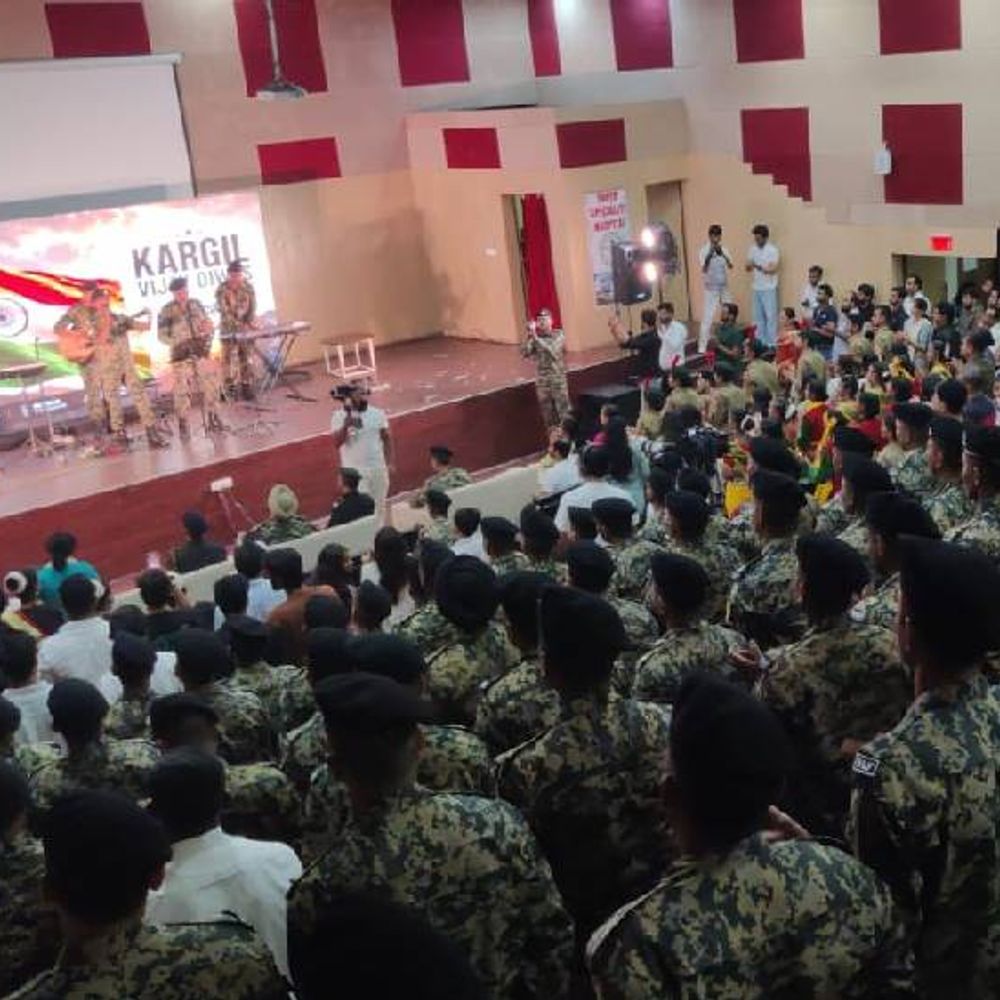 
                 कारगिल विजय दिवस- इंदौर में शहीदों को दी श्रद्धांजलि:भारतीय विरासत के संरक्षण पर एक्सपर्ट्स ने रखे विचार; डॉक्यूमेंट्री ने किया भावुक 
            