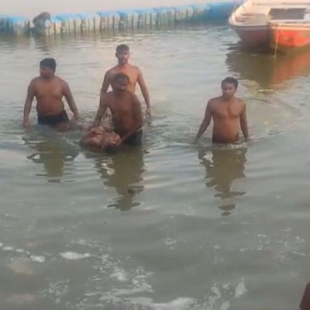 प्रयागराज में बलुआघाट पर डूबने से किशोर की मौत:चार दोस्त स्नान करने पहुंचे थे, एक गहरे पानी में समा गया
