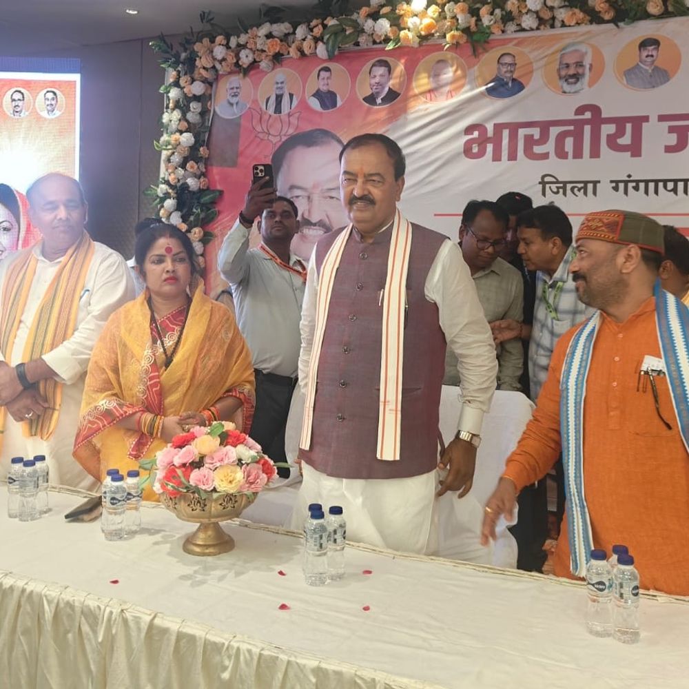 केशव प्रसाद मौर्या बोले- यूपी में फिर बनेगी भाजपा सरकार:प्रयागराज में कहा- यूपी में बहन-बेटियां सुरक्षित, प्रतिमाओं का अनावरण किया