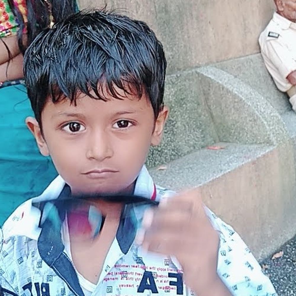 नवादा में सकरी नदी में डूबा बच्चा, मौत:अवैध बालू खनन से बने गड्ढे से एक्सीडेंट