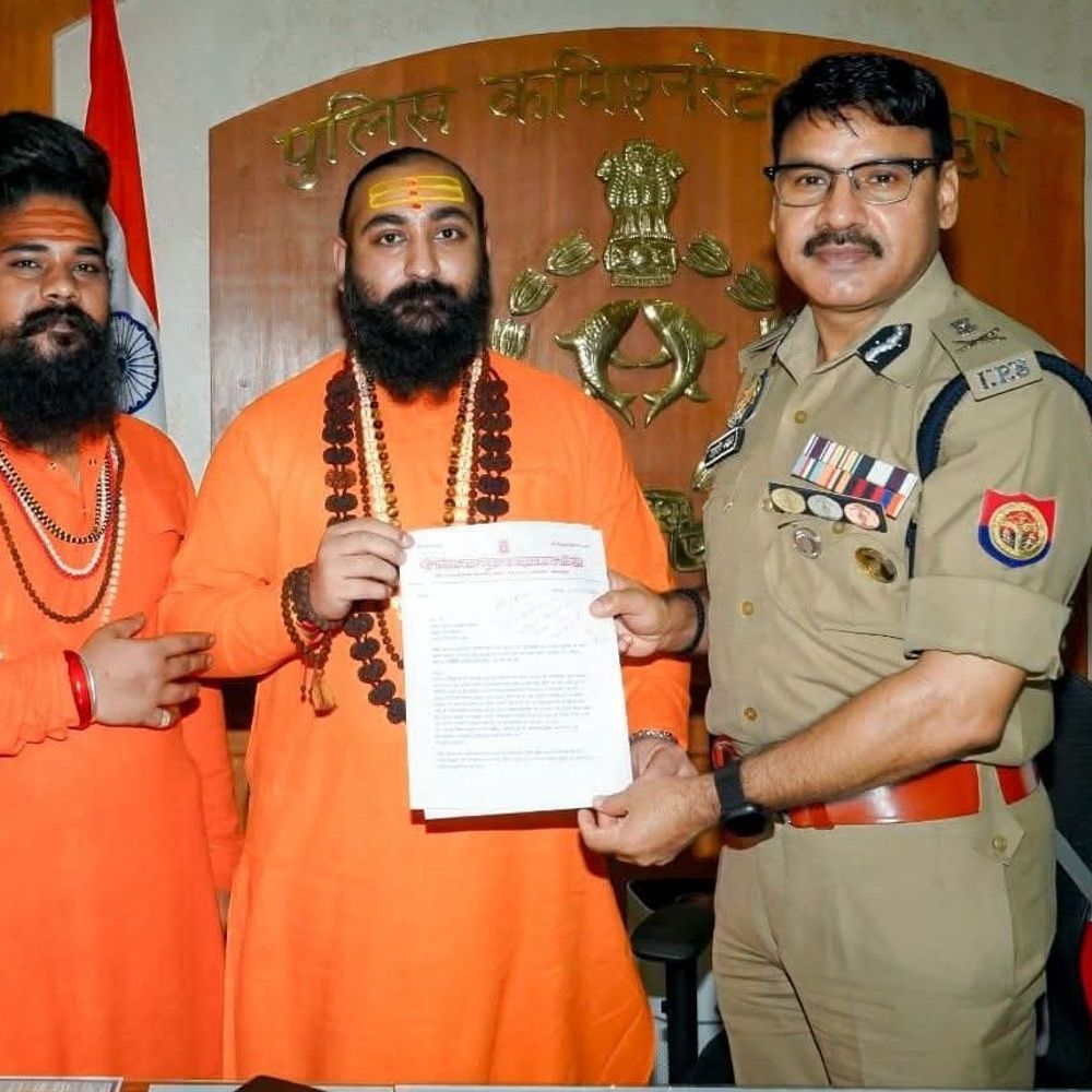 बाबा आनंदेश्वर मंदिर में सावन मास की तैयारी शुरू:गंगा का जलस्तर बढ़ा, सुरक्षा के लिए जूना अखाड़े के महंतों ने पुलिस कमिश्नर से मांगी अतिरिक्त फोर्स