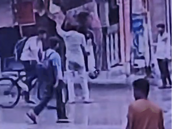 
                 आश्रम से हाथी गायब, महावत को भी छोड़ा:इंदौर में ऑटो ड्राइवर को कुचलकर मारा था, मृतक के परिजनों ने कहा-आर्थिक मदद नहीं मिली 
            