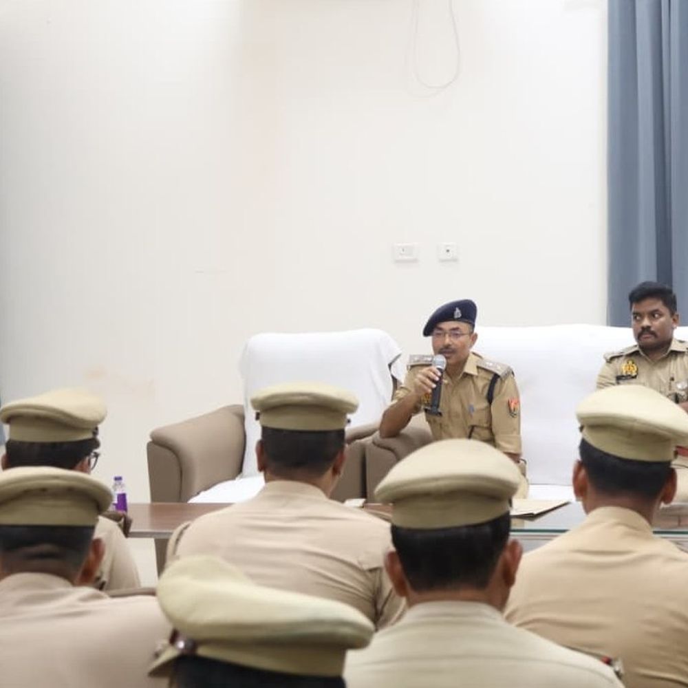अमेठी में कांवड़ यात्रा को लेकर एसपी की हाईलेवल बैठक:सड़क हादसे रोकने पर फोकस, क्रिटिकल कॉरिडोर टीमों को दिए सख्त निर्देश