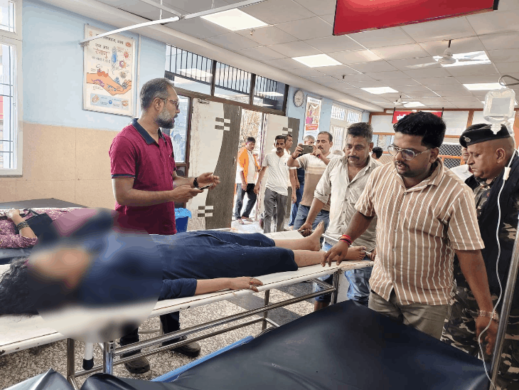 भोजपुर में बेहोशी की हालत में मिली पंजाब की युवती:पर्स से सिंदूर और आधार कार्ड मिला, प्रेम-प्रसंग की आशंका; पूर्व विधायक ने पहुंचाया अस्पताल