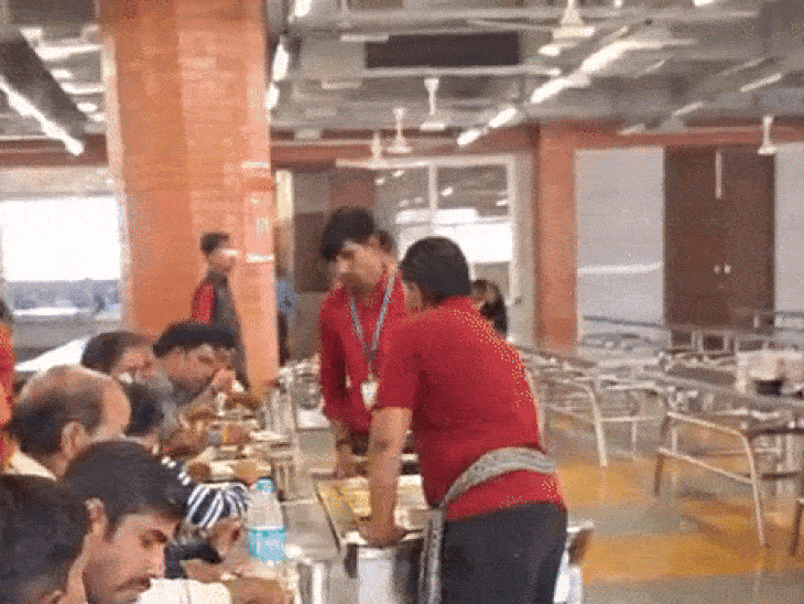महाकाल मंदिर में पहली बार दक्षिण भारतीय व्यंजन भी मिलेगा:इडली, सांभर, स्टीम चावल, पोंगल मिलेंगे; मंगलवार-शुक्रवार को नई व्यवस्था
