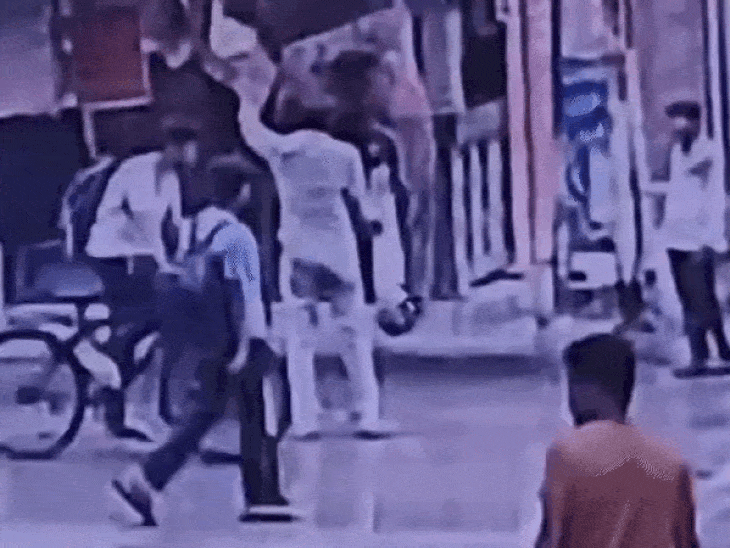 
                 इंदौर में हाथी के हमले से इंसान की मौत:एक्सपर्ट्स ने बताए आक्रामक होने के कारण, इंदौर में पहले भी लोगों की ली हैं जानें 
            