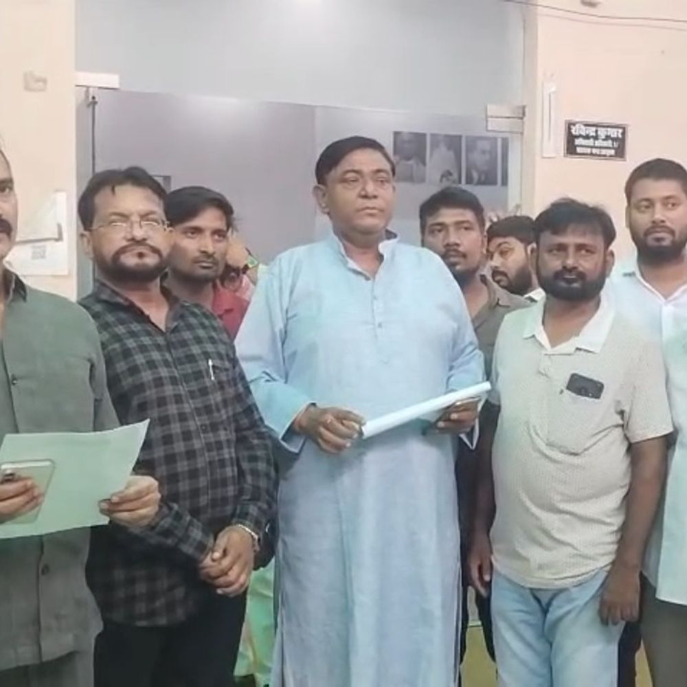 फतेहपुर बोर्ड प्रस्ताव लागू न होने पर सभासदों का अल्टीमेटम:ईओ को ज्ञापन दिया, एक सप्ताह में कार्रवाई की मांग
