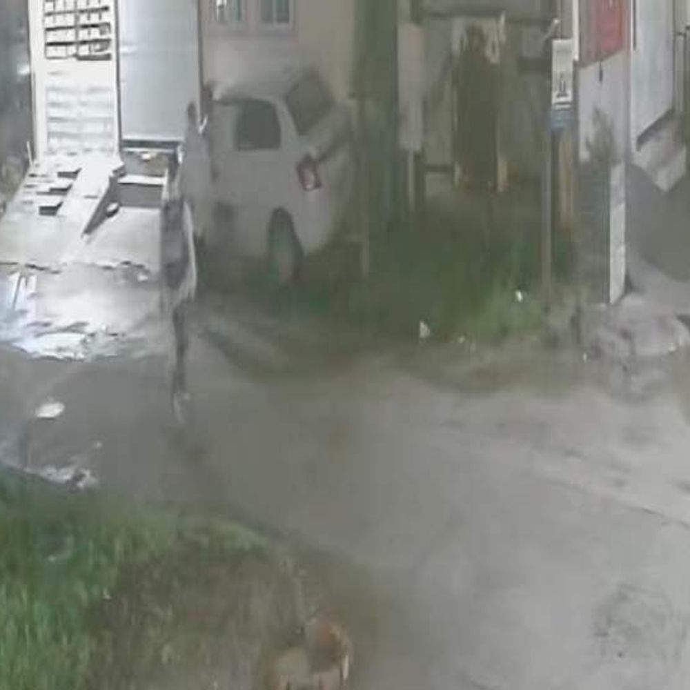 
                 इंदौर में वकील के सूने मकान में लाखों की चोरी:ताले तोड़कर घुसे बदमाश, जेवर-नकदी और जमीन के दस्तावेज ले गए 
            