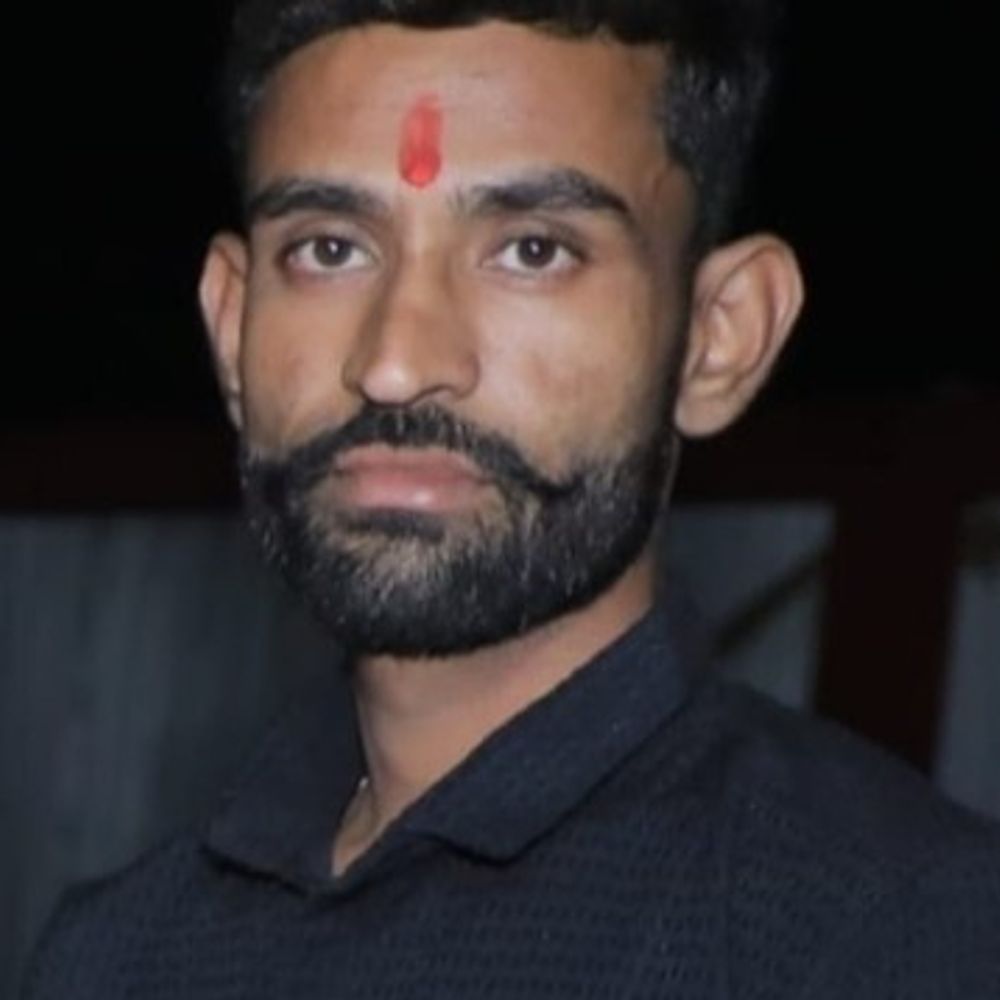 लापता हुए युवक का शव पेड़ से लटका मिला:तीन महीने पहले हुई थी शादी, परिवार बोला- किसी से कोई विवाद नहीं था, फिर कैसे हुई मौत?