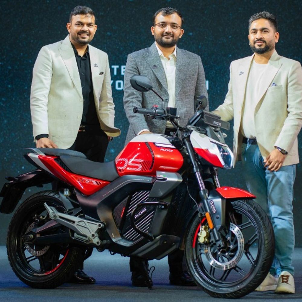 अवोर की तीन इलेक्ट्रिक बाइक लॉन्च, शुरुआती कीमत ₹1.23 लाख:5kWh बैटरी के साथ फुल चार्ज पर 260km चलेगी, 7-इंच टचस्क्रीन डिस्प्ले जैसे फीचर