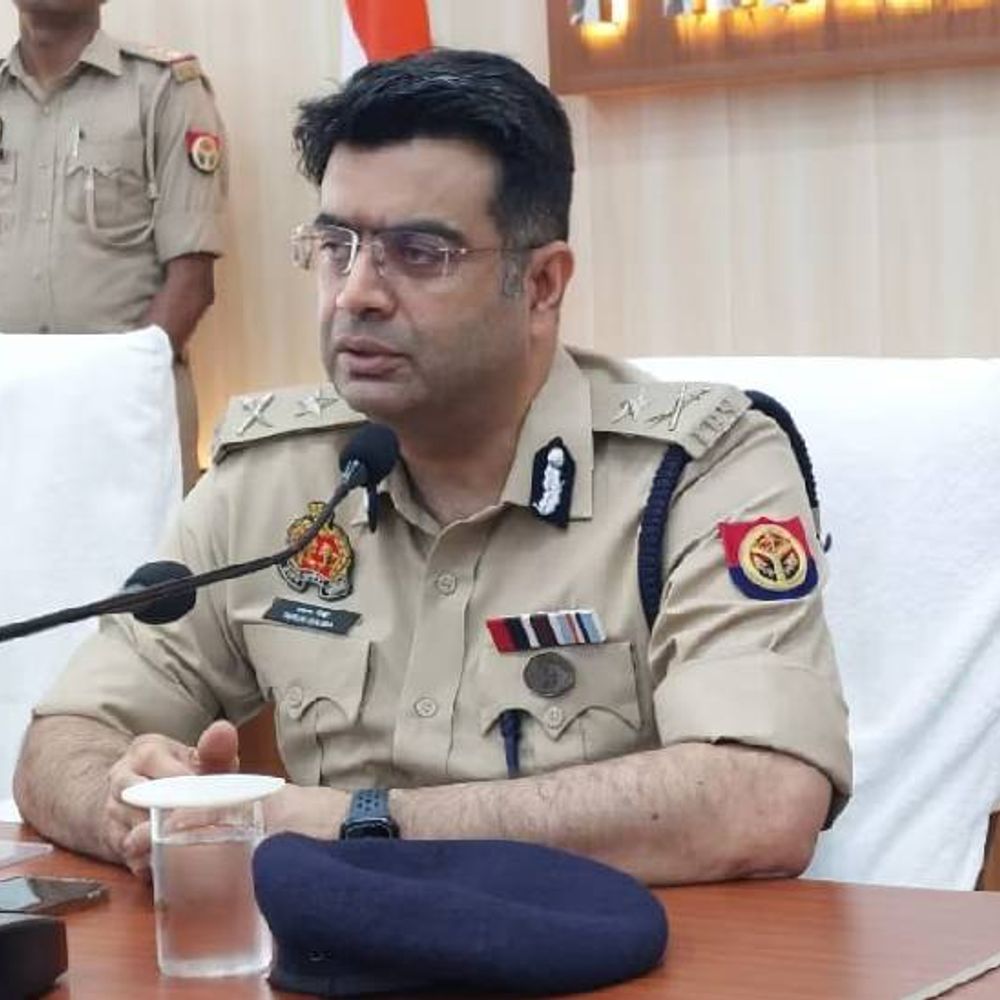 लखनऊ के नए पुलिस कमिश्नर बने तरुण गाबा:डीजी सुरक्षा/अभिसूचना में तैनात किए गए डीजी अमरेंद्र सिंह सेंगर; 15 आईपीएस के हुए ट्रांसफर