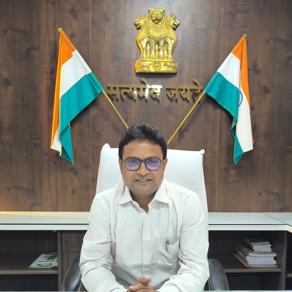 IIT के बाद IAS बने गुरु प्रसाद अब खरगोन कलेक्टर:पदभार ग्रहण किया; बताया- कृषि और आदिवासी क्षेत्र में नवाचार पर रहेगा फोकस