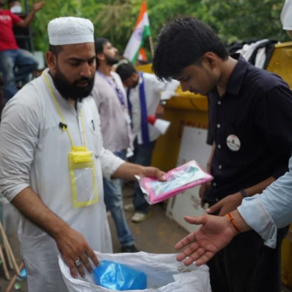 CJP फूड वालंटियर जुनैद मलिक सुप्रीम कोर्ट पहुंचे:पुलिस पर परिवार को परेशान करने का लगाया गंभीर आरोप