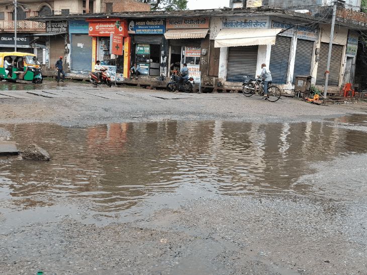 धौलपुर में 1 घंटे तक हुई तेज बारिश:निचले इलाकों में भरा पानी, ड्रेनेज व्यवस्था की खुली पोल, किसानों चेहरे खिले