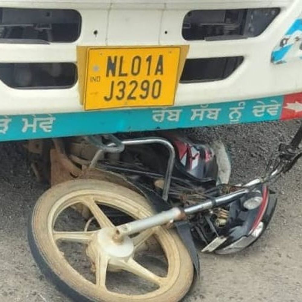 मऊगंज के सड़क हादसे में युवक की मौत:हनुमना में वाहन ने बाइक सवार को कुचला, चालक फरार