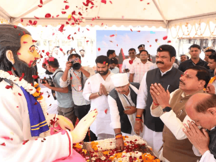 
                 छह महीने तक संत-महंत और छात्रों से संपर्क करेंगे भाजपाई:कल से शुरू होगा संत रविदास सामाजिक समरसता अभियान 
            