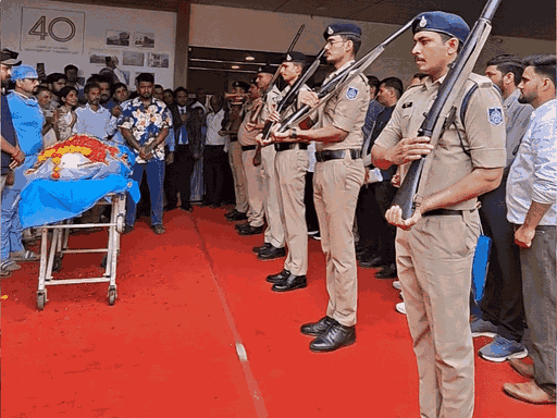 
                 एक दिल थमा, कई जिंदगियां धड़क उठीं:इंदौर से 26वीं बार हार्ट पहुंचा दूसरे शहर; स्वच्छता के बाद अब अंगदान में भी अव्वल 
            