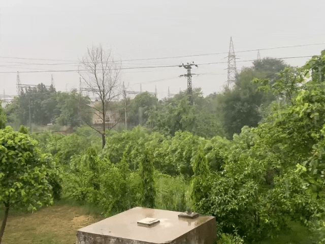 भरतपुर में अलग-अलग इलाकों में बारिश का दौर शुरू:लोगों को मिली गर्मी से राहत, देर रात शुरू हुई बारिश लगातार जारी, सड़कों पर भरा पानी