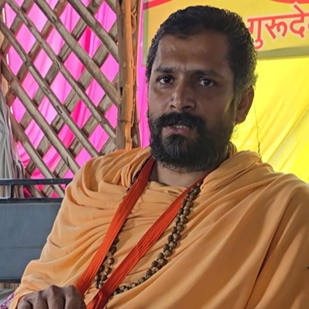 
                 महामंडलेश्वर ज्ञानदास महाराज पर महिला ने लगाया रेप का आरोप:उज्जैन में संत बोले- हनीट्रैप में फंसाने की साजिश; शिकायत पर जांच कर रही पुलिस 
            