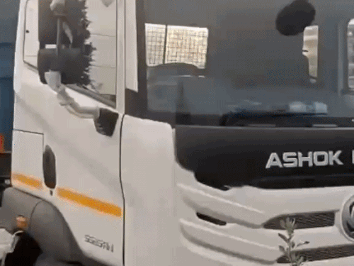 फैक्ट्री के बाहर से 40 लाख का नया डंपर चोरी:पुलिस नहीं पकड़ती तो यूपी ले जाकर काट देते और 5 से 10 लाख में बेच देते
