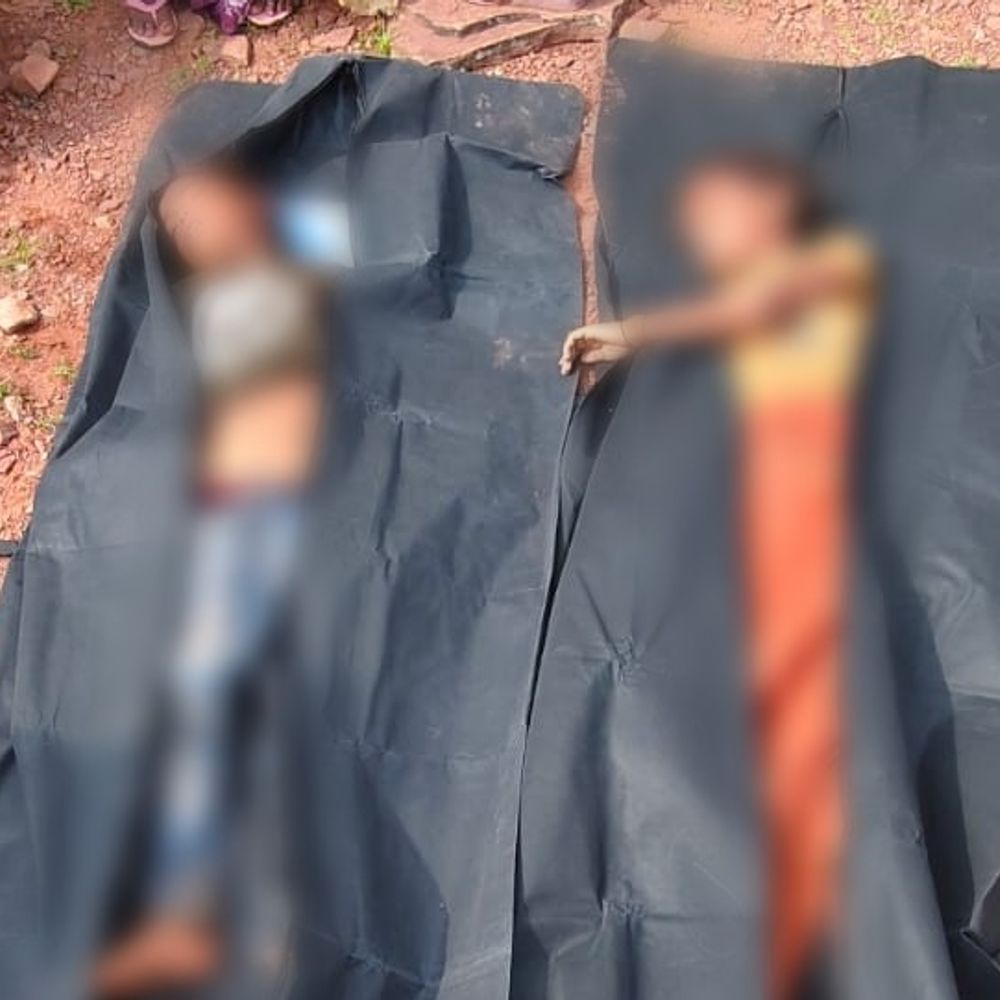 आगरा में तालाब में डूबने से दो बहनों की मौत:एक को सुरक्षित निकाला गया, मवेशी चराने गए थे; पैर फिसलने से हादसा