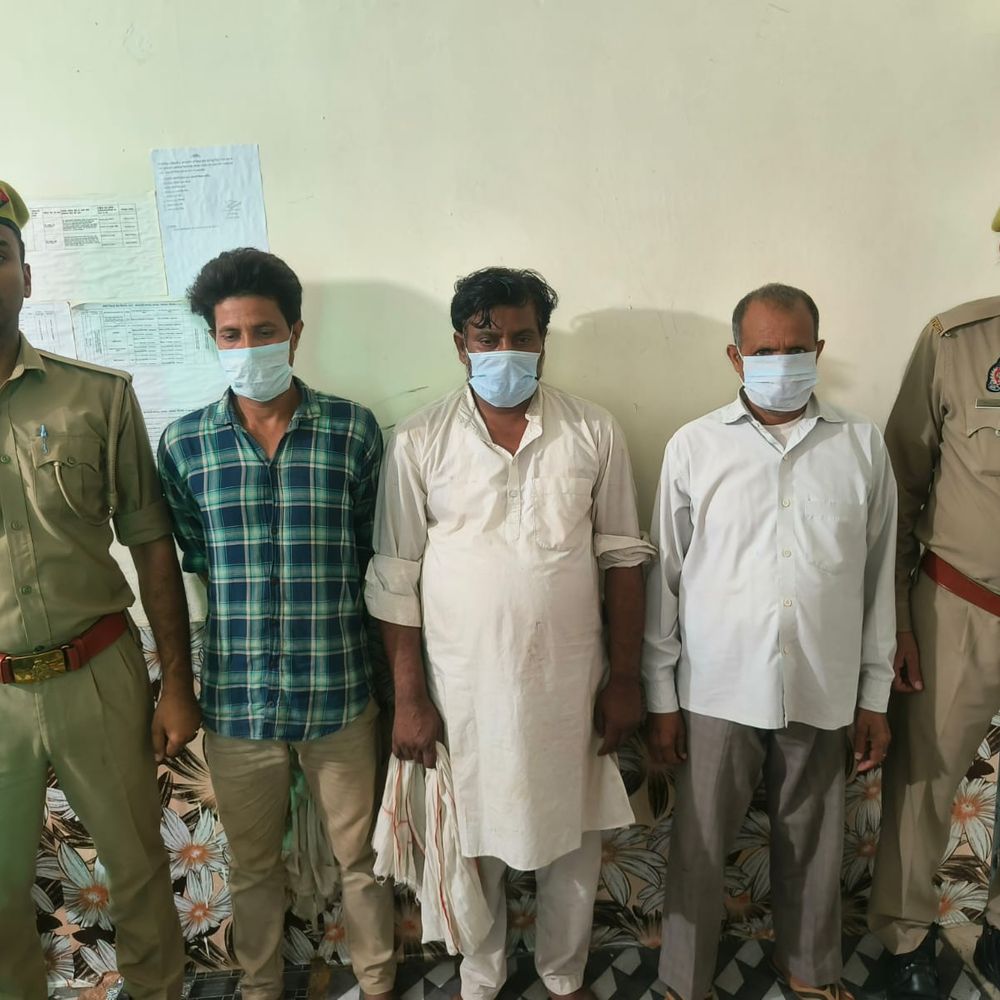 बागपत में प्लॉट धोखाधड़ी, तीन आरोपी गिरफ्तार:₹4.41 लाख की ठगी मामले में पुलिस ने की कार्रवाई