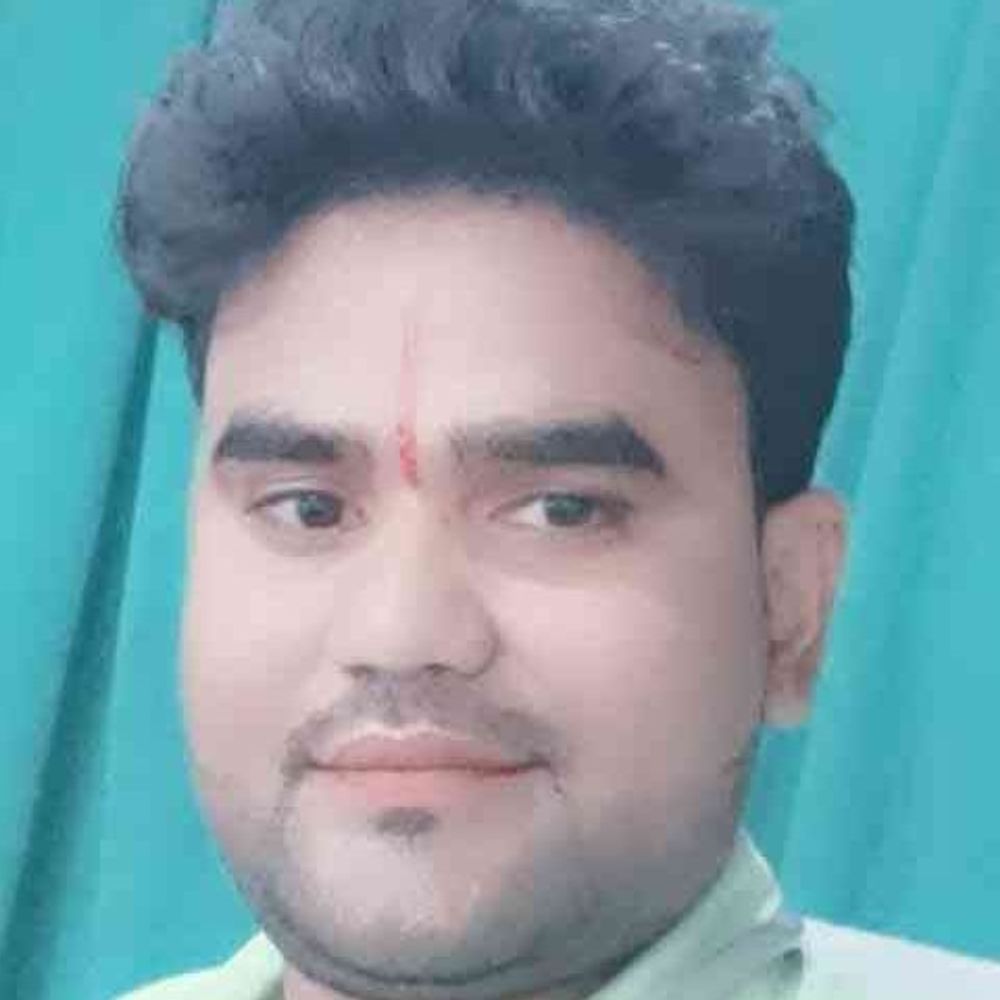 बस्ती के निजी डॉक्टर डॉ. गणेश श्रीवास्तव का निधन:इलाज के दौरान बिगड़ी तबीयत, मौत के कारण जानने में जुटी पुलिस