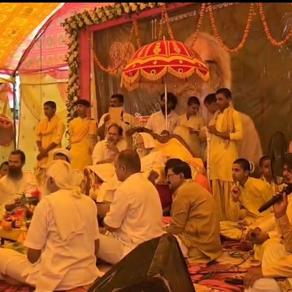 उमरिया में उत्साह से मनाया गया गुरु पूर्णिमा महोत्सव:छपडौर और अमोलखोह आश्रम श्रद्धालुओं की भीड़, गुरु का लिया आशीर्वाद
