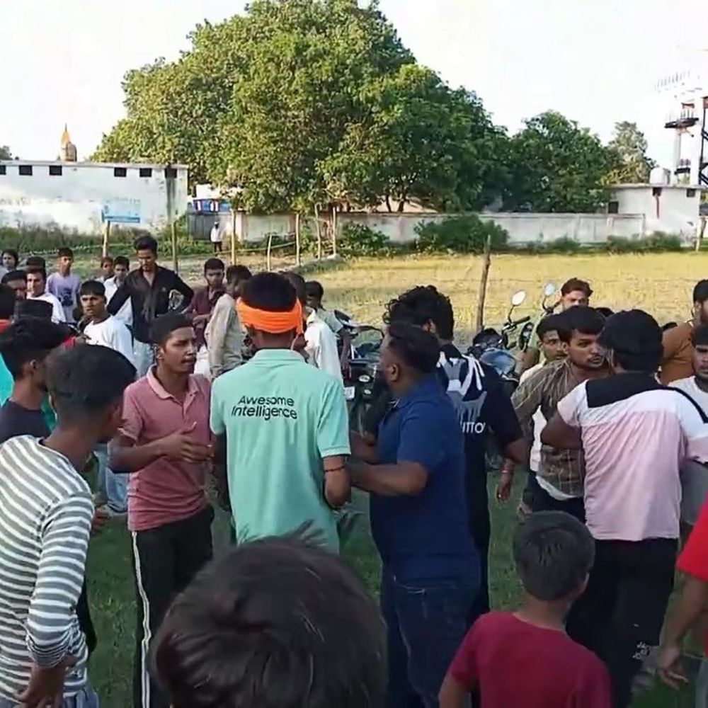 मेले के दौरान दो युवकों गुटों में मारपीट:पुलिसकर्मियों के सामने भी हुआ झगड़ा, पुलिस जांच में जुटी
