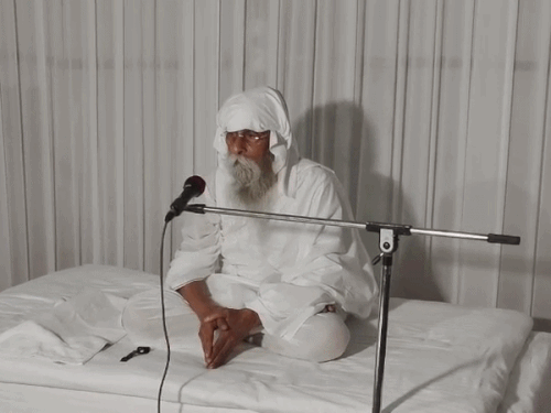 गो-हत्या पर कानून बनाने की उठी मांग:गुरु पूर्णिमा कार्यक्रम में बाबा उमाकांत बोले- धार्मिक, राजनीतिक संगठन PM से करें अपील
