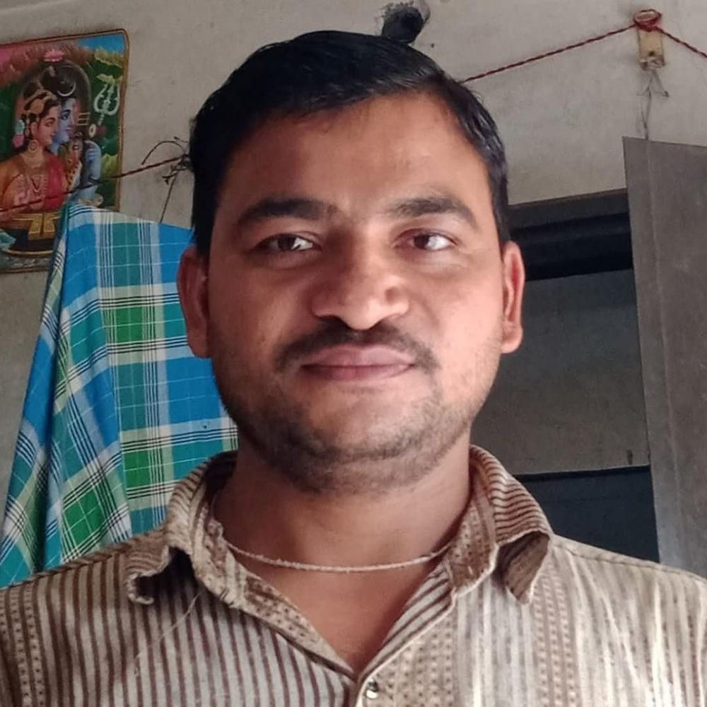 डंपर और ई-रिक्शा की आमने-सामने भिड़ंत, व्यापारी की मौत:मंडी से लौटते समय हुआ हादसा, साथी घायल