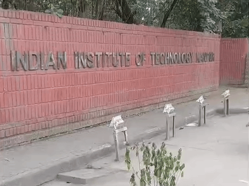 एडमिशन नहीं मिला तो हैक की IIT कानपुर की वेबसाइट:बी साइबर सिक्योरिटी कोर्स में लेना चाहता था एडमिशन, हैकिंग कर दिखाई प्रतिभा